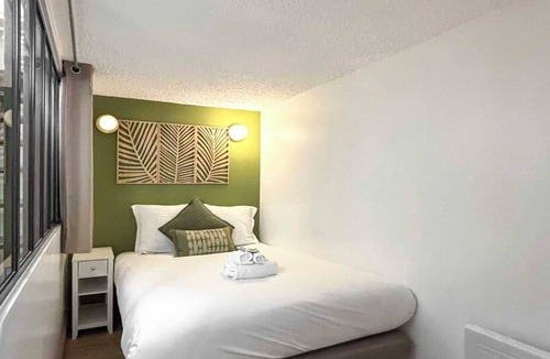 Le Pre-Saint-Gervais Apartment | Hoche A 01 - Two Bedroom Apartment, Sleeps 6