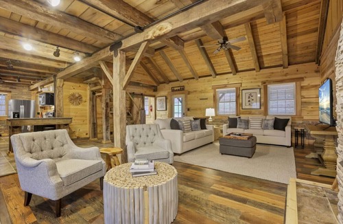 McArthur Cabin | Hocking Hills: Timber Bear Lodge