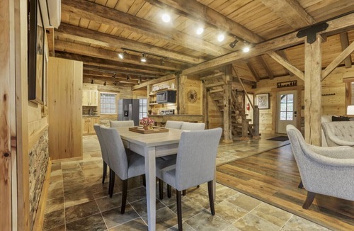 McArthur Cabin | Hocking Hills: Timber Bear Lodge