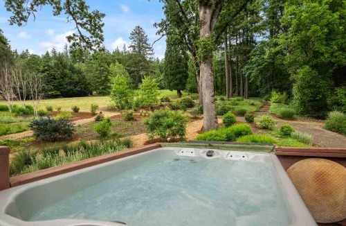 Far West House | Hoffman Woods Estate