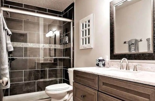Fayetteville House | Hog House - Accommodating to Long Term Stays!