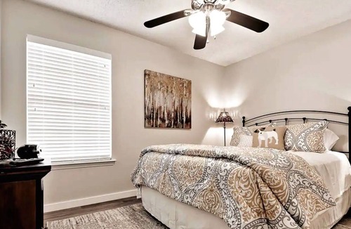 Fayetteville House | Hog House - Accommodating to Long Term Stays!