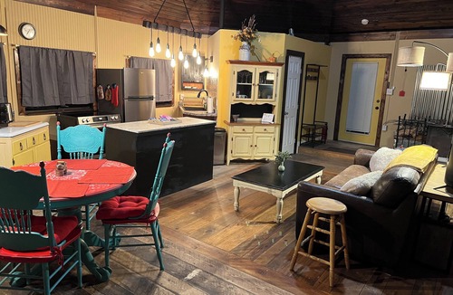Magdalena Cottage | Hogan and bunkhouse on 10 acres with privacy and beautiful mountain views.