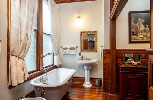 Hogansville Bed & Breakfast | Hogan House at Rose Hill B&B