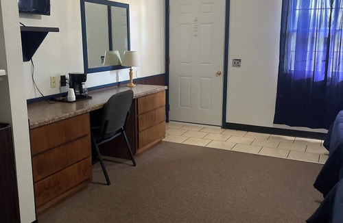 Eminence Cottage | Hogan's Hideout Duplex #18 is a cozy, private duplex
