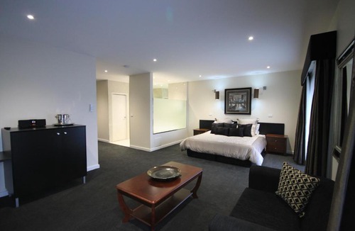 Wallan Hotel | Hogans Motel