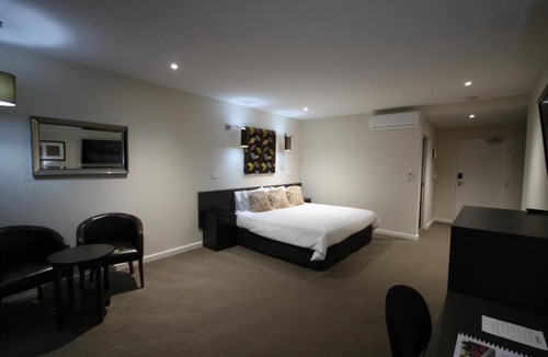 Wallan Hotel | Hogans Motel
