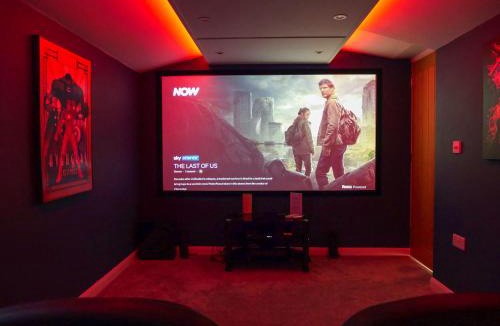 Lowestoft House | Hogbert's Hideaway