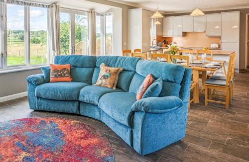 Lowestoft House | Hogbert's Hideaway