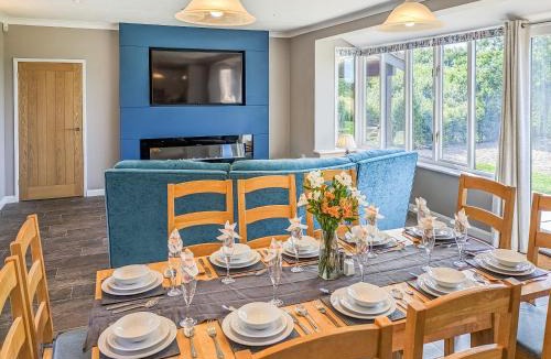 Lowestoft House | Hogbert's Hideaway