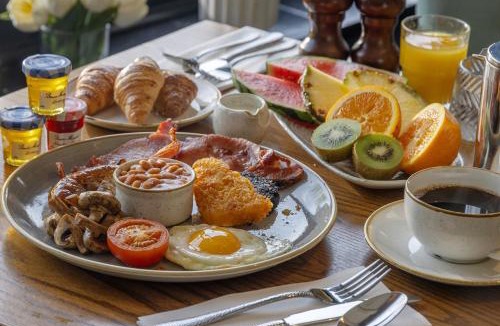 Seale Hotel | Hogs Back Hotel & Spa Nr Farnham