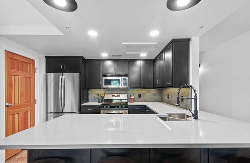 Fayetteville Condo | Hogs Hideaway On Dickson St.