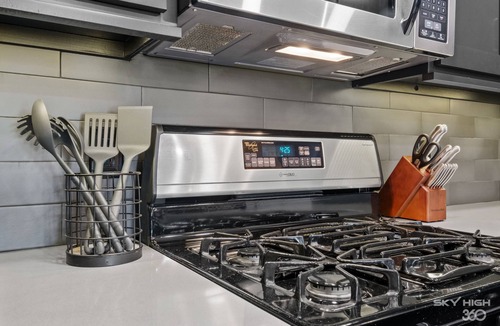 Fayetteville Condo | Hogs Hideaway On Dickson St.