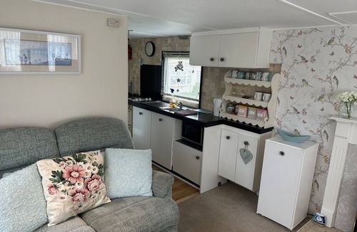 Minster on Sea Cottage | Hogwarts Bed and Continental Breakfast