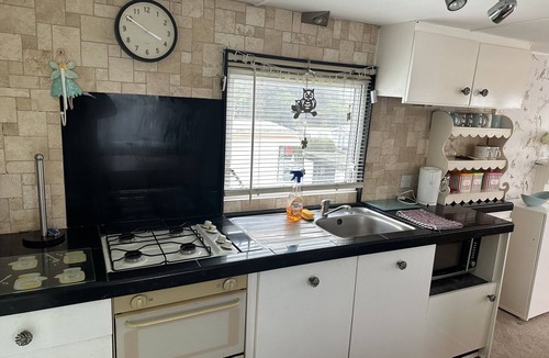 Minster on Sea Cottage | Hogwarts Bed and Continental Breakfast