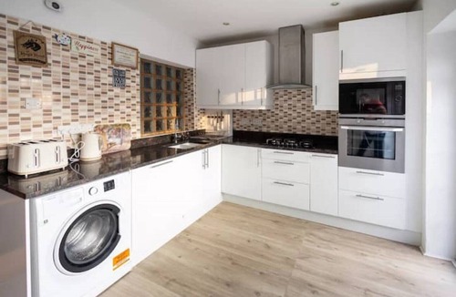 Watford House | Hogwarts Hideaway (Themed Property)