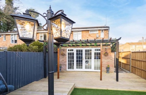 Watford House | Hogwarts Hideaway (Themed Property)