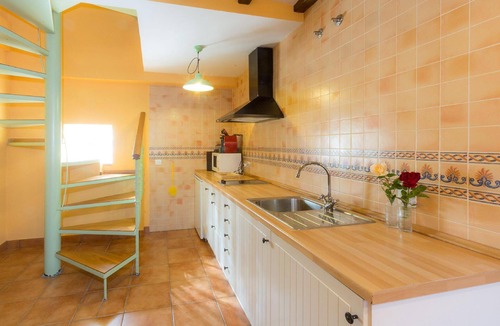 Fresneda de la Tiron House | Holiday home with barbecue