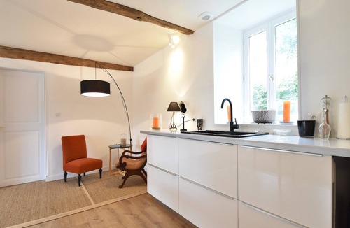 Saint-Laurent-des-Mortiers House | Holiday home in Angers with private garden