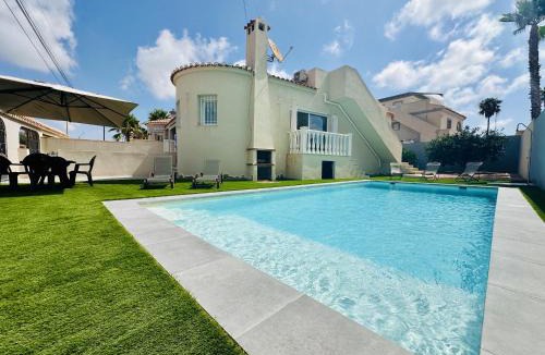 La Siesta Villa | Hola Casita