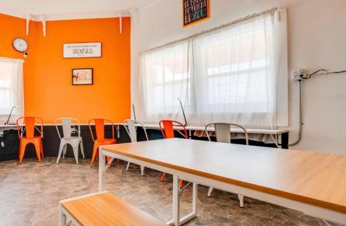 East Little Havana Hostel | Hola Hostel - Open 24hr FREE DINNER - Under New Management -Shared Common Area-