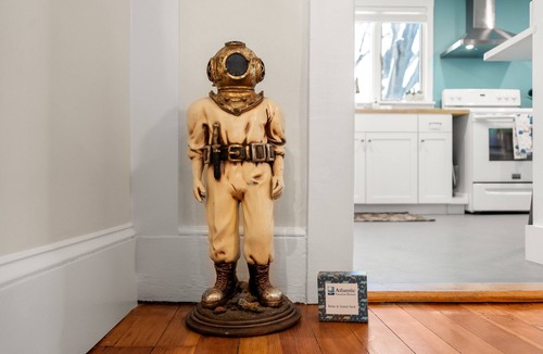 Rockport House | Holbrook House - Waterviews & Walk to Beach