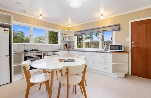 Hannahs Bay House | Holden’s Hideaway