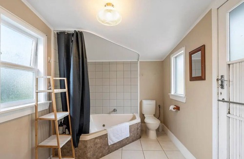 Hannahs Bay House | Holden’s Hideaway