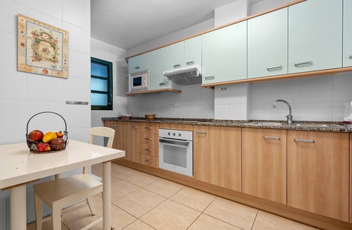 L'Hospitalet de l'Infant Apartment | Holdiday Apartment 'Costa Linda 1' with Sea View, Pool & Wi-Fi