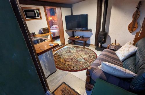 Pukemoremore Ski Chalet | Hole In The Ground