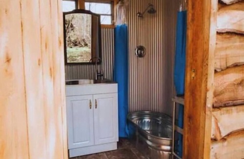 Town of Colchester RV Rental | Hole in the Wall-Bring Own Tent