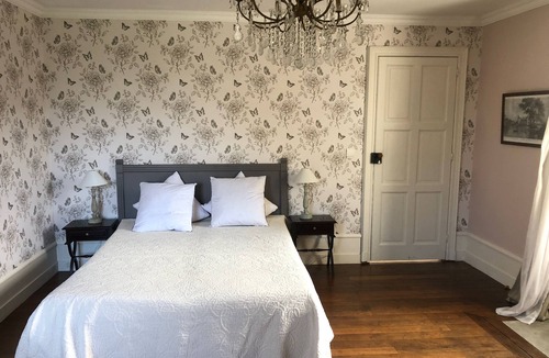 Saint-Hilaire-de-Loulay Other | Holiday in a castle