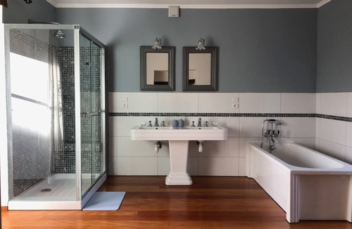 Saint-Hilaire-de-Loulay Other | Holiday in a castle