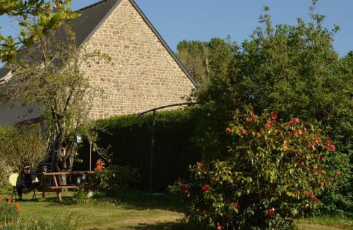 Saint-Laurent-de-Terregatte House | Holiday Home Gemütliches Haus in der Bucht von Mont-Saint-Michel by Interhome