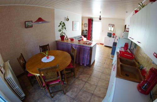 Saint-Laurent-de-Terregatte House | Holiday Home Domäne mit Terrasse by Interhome
