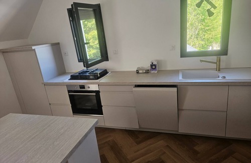Saint-Quentin-en-Tourmont House | Holiday Home 'Logement De Vacances T'chot Pierre' with Shared Terrace, Shared Garden and Wi-Fi