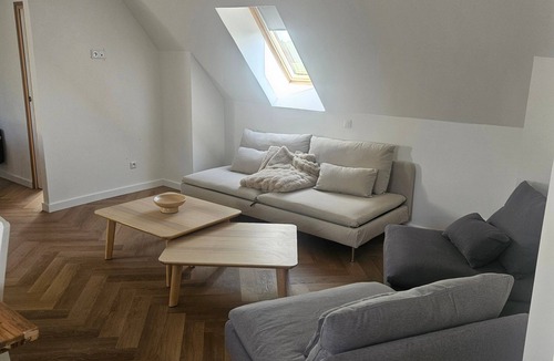 Saint-Quentin-en-Tourmont House | Holiday Home 'Logement De Vacances T'chot Pierre' with Shared Terrace, Shared Garden and Wi-Fi