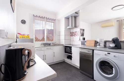 Amelie-les-Bains-Palalda House | Holiday Apartment “L’interlude” with Balcony, Wi-Fi, and Air Conditioning