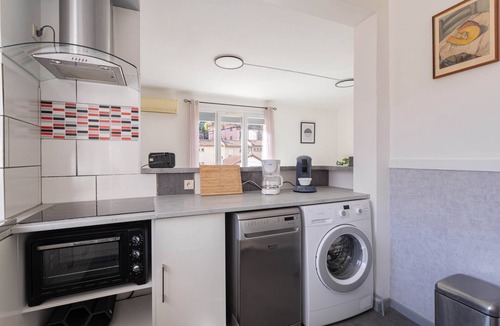 Amelie-les-Bains-Palalda House | Holiday Apartment “L’interlude” with Balcony, Wi-Fi, and Air Conditioning