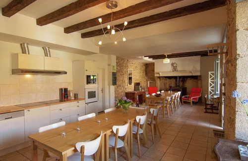 Saint-Leonard-de-Noblat House | Holiday Home in Saint-Léonard with Pool