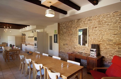 Saint-Leonard-de-Noblat House | Holiday Home in Saint-Léonard with Pool