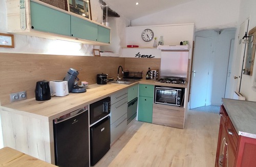 Saint-Martin-le-Superieur House | Holiday Home 'La Laiterie' with Shared Pool, Balcony and Wi-Fi