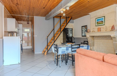 Saint-Seurin-de-Cadourne House | Holiday Home Chez Lea