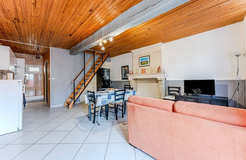 Saint-Seurin-de-Cadourne House | Holiday Home Chez Lea