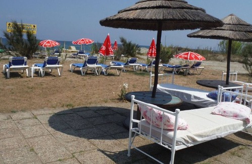 Sorbo-Ocagnano Apartment | Holiday Accommodation with Terrace - Pinarello Beach