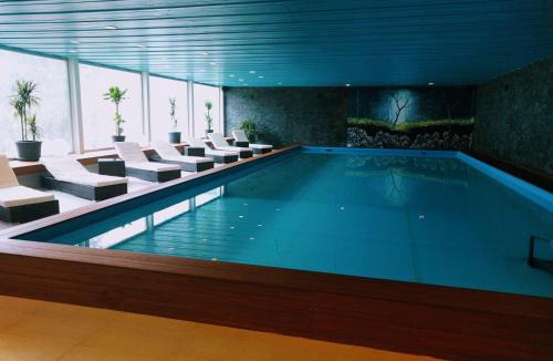 Davos-Platz Apartment | Holiday accommodation - swimming pool available