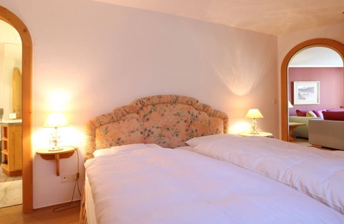 Champfer Apartment | Holiday apartment Champfèr (St. Moritz) for 1 - 6 persons with 3 bedrooms - Holiday apartment