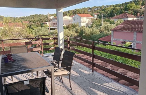 Tkon Apartment | Holiday apartment with terrace and air conditioning