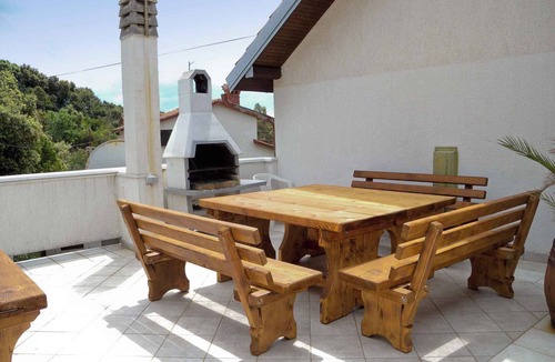 Supetarska Draga Apartment | Holiday apartment with beautiful terrace and sea view