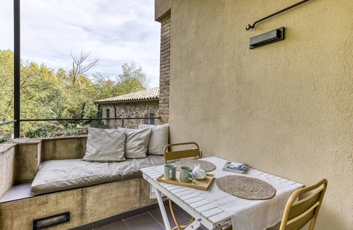 Sant Marti Vell House | Holiday Apartment "La Pallissa - Can Bonet" with Mountain View, Shared Pool & Wi-Fi